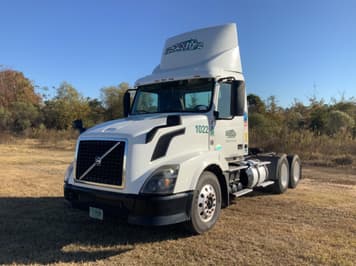 Main image Volvo VNL64T300
